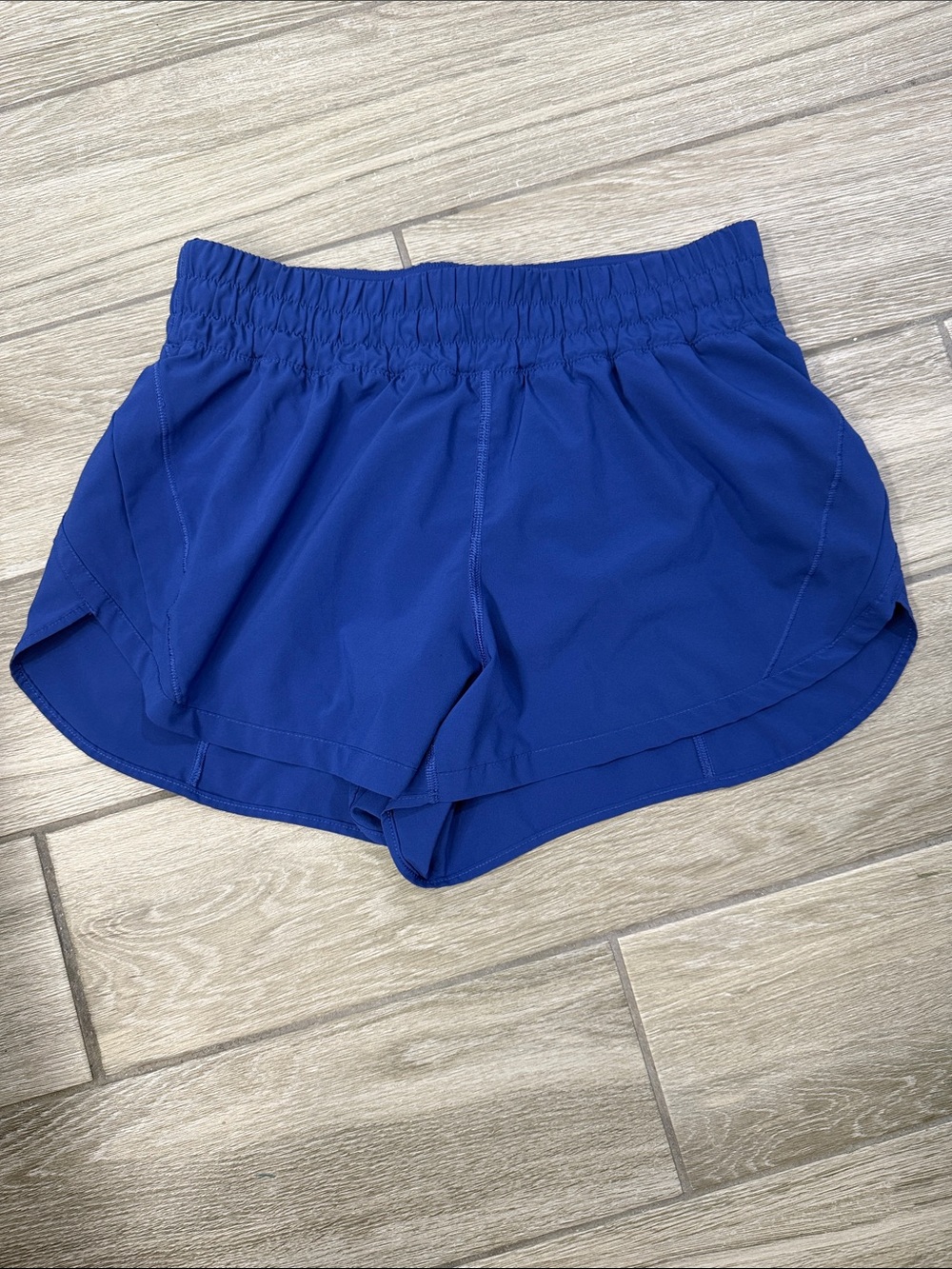 Lululemon high rise, track that short 10